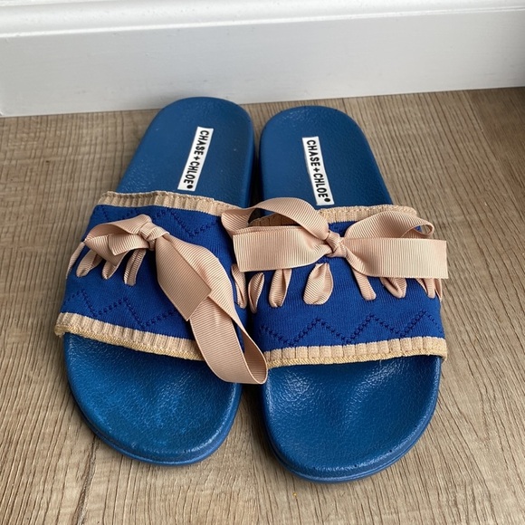 EUC Chase and Chloe Blue Ribbon Bow Slides - Picture 3 of 7